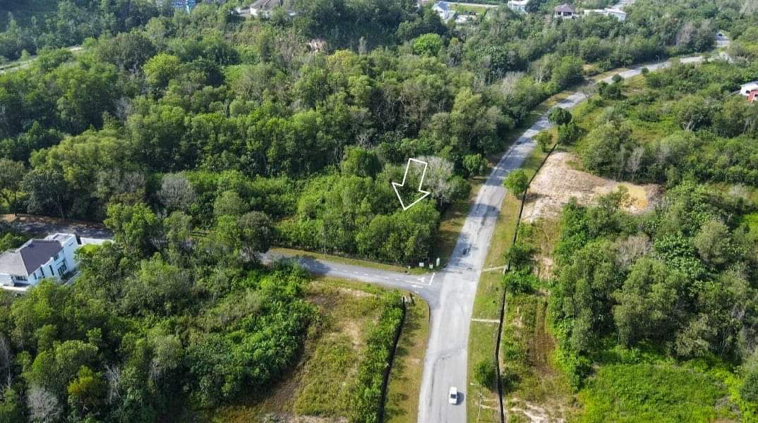 PRIME AND HOT LOCATION  NILAI SPRING VILLA FREEHOLD OPEN TITILE CORNER LOT BUNGALOW LAND FOR SALE
