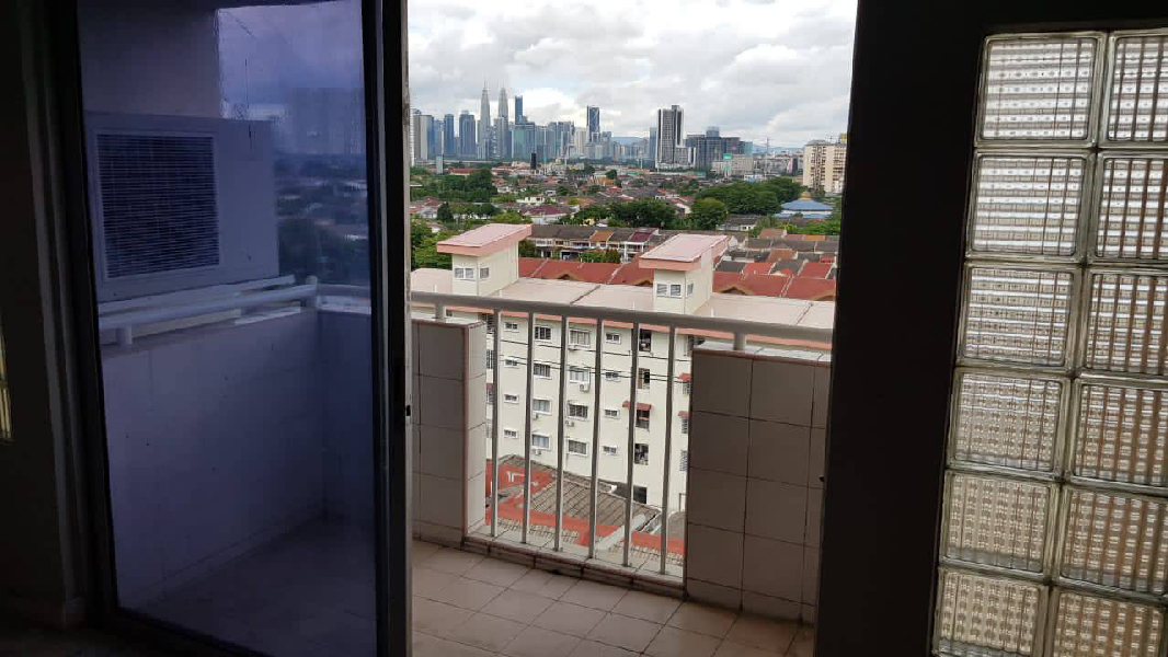 3 MINUTES WALK TO LRT CEMPAKA (200m) LE JARDINE CONDOMINIUM PANDAN INDAH,KL - photo 5
