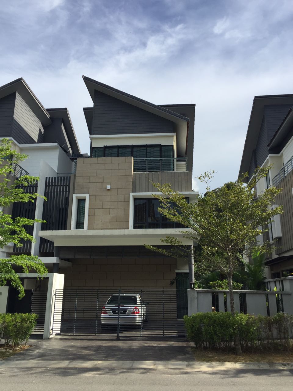 3 Storey Semi D Near to Pavillion 2 and Golf Club - photo 8