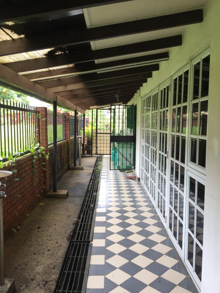 Bungalow 14 Jln Awan Kerawang Mr Sham - photo 10