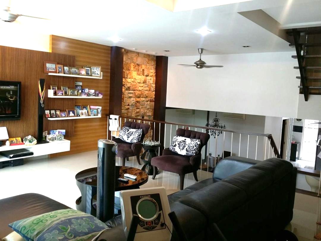 3 Sty Terrace House Face Southwest Renovated unit - photo 2