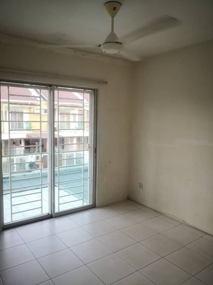 PEARL VILLA TOWNHOUSE SP4 BANDAR SAUJANA PUTRA - photo 2