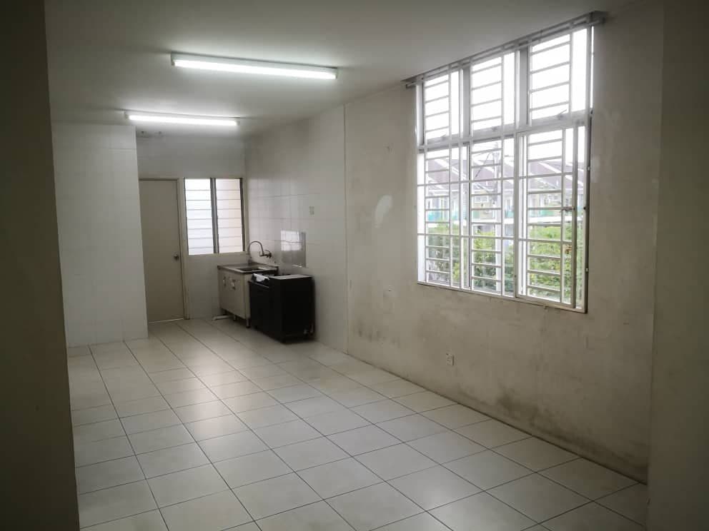 PEARL VILLA TOWNHOUSE SP4 BANDAR SAUJANA PUTRA - photo 3