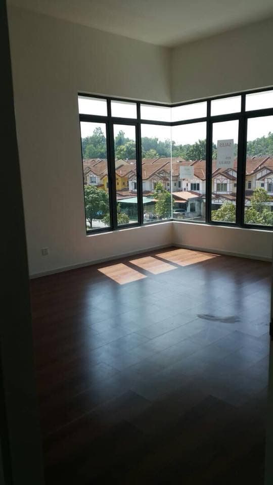 NEW 3 STOREY BUNGALOW LAMBAIAN RESIDENCE BANGI - photo 4
