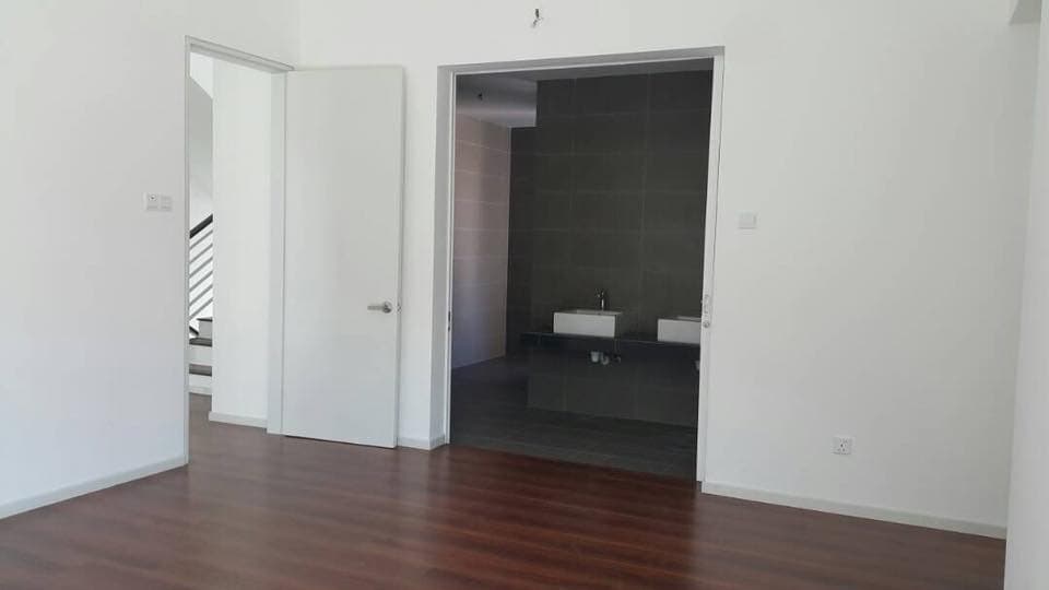 NEW 3 STOREY BUNGALOW LAMBAIAN RESIDENCE BANGI - photo 9