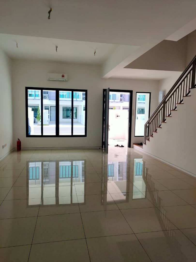 NEW 2 STOREY ANDIRA PARK BANDAR BUKIT PUCHONG - photo 2