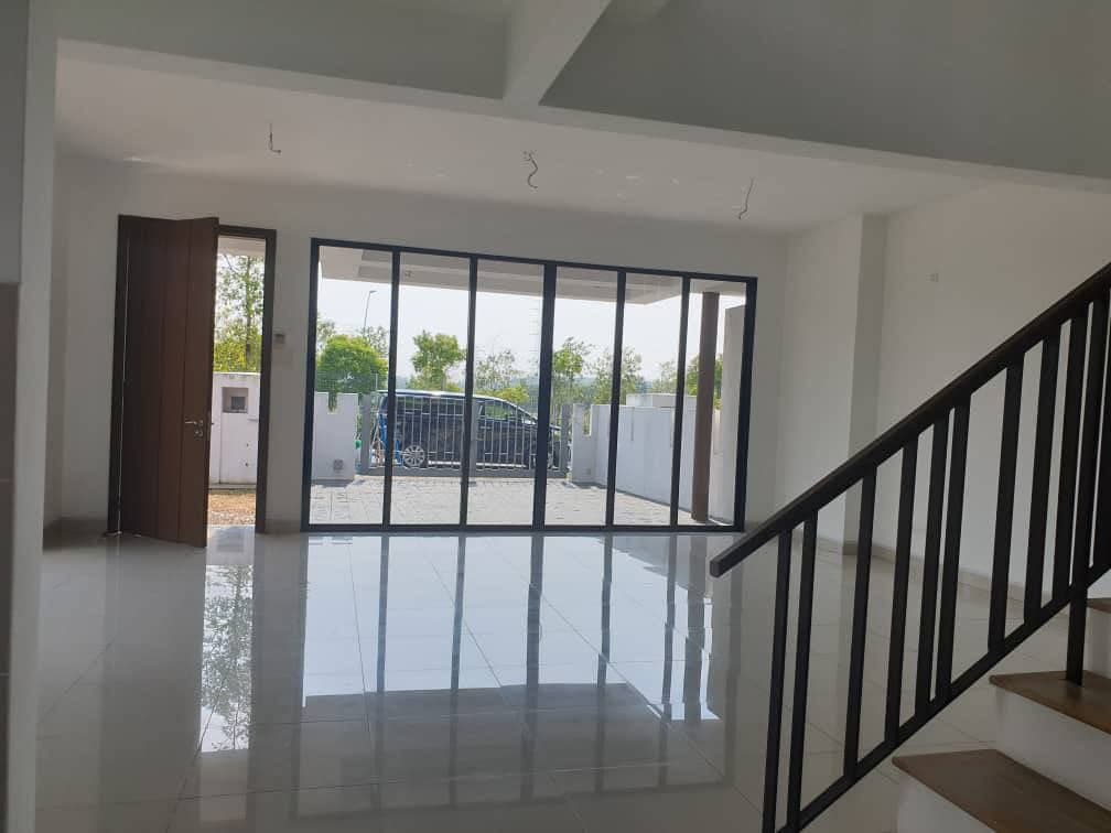 CORNER LOT 2 STOREY LINK ELMINA EAST DENAI ALAM - photo 2