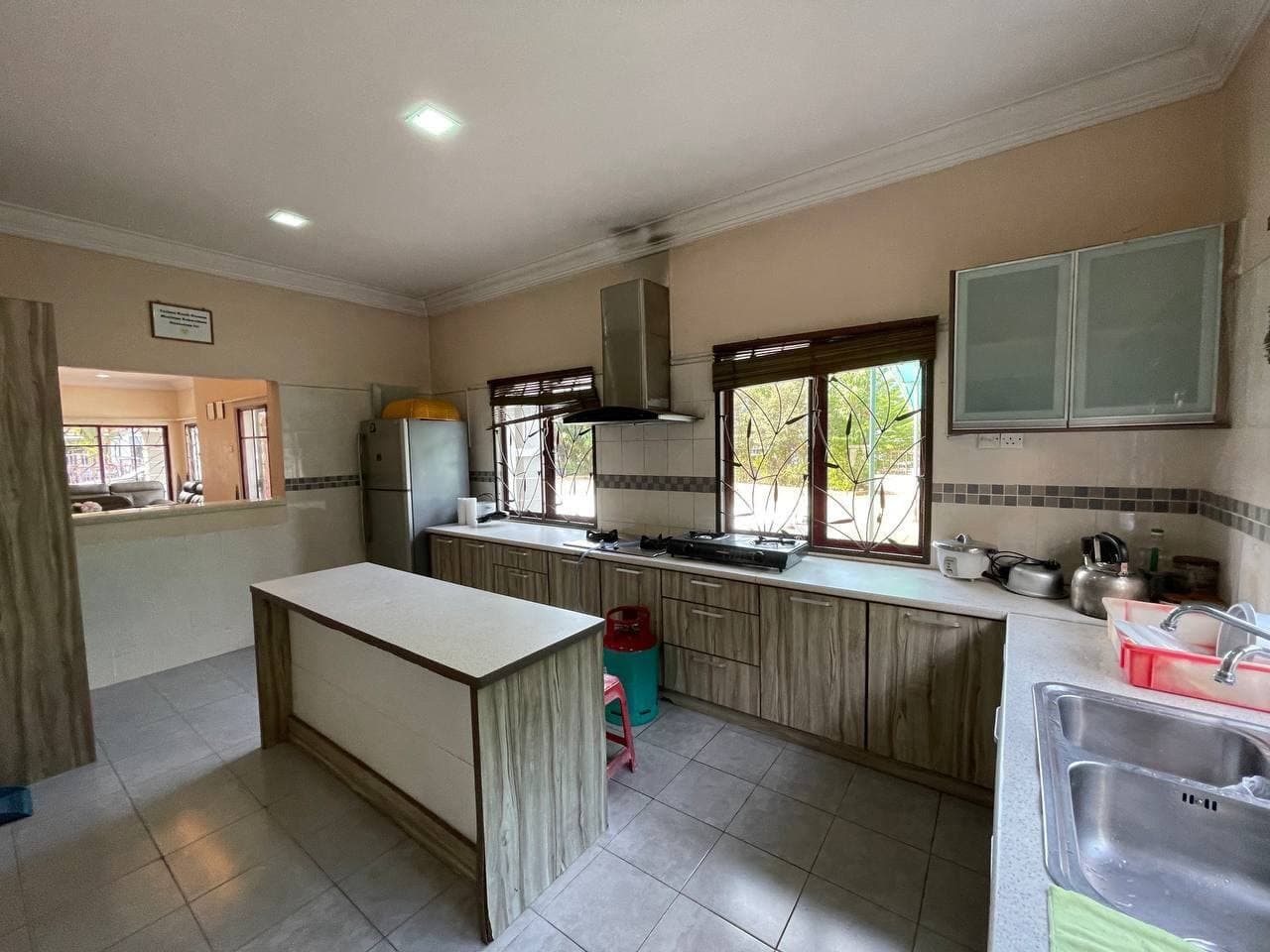 CORNER LOT 2 STY D KAYANGAN SEKSYEN 13 SHAH ALAM - photo 4