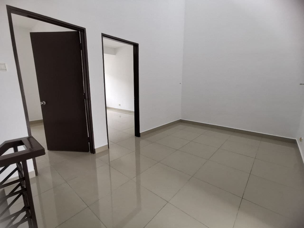 2 STY TERRACE TAMAN SAUJANA SEKATA SG MERAB KAJANG - photo 3