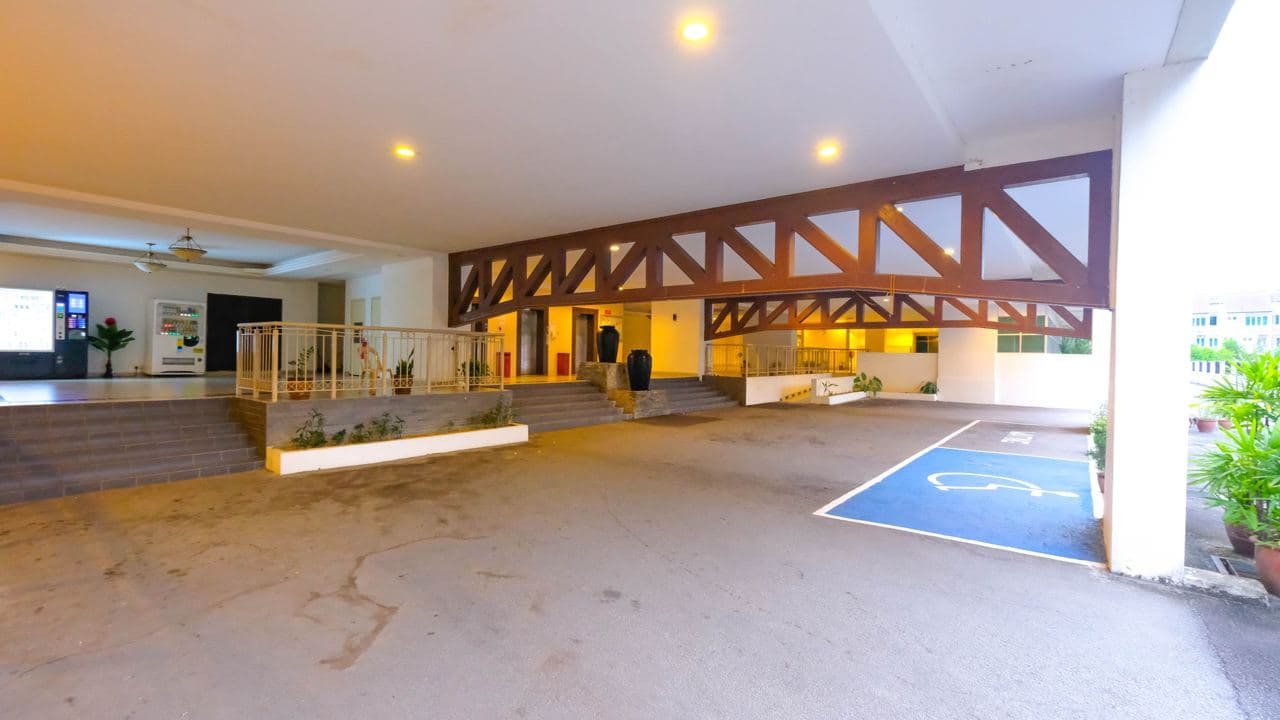 VILLA MAKMUR CONDOMINIUM DUTAMAS KL - photo 2