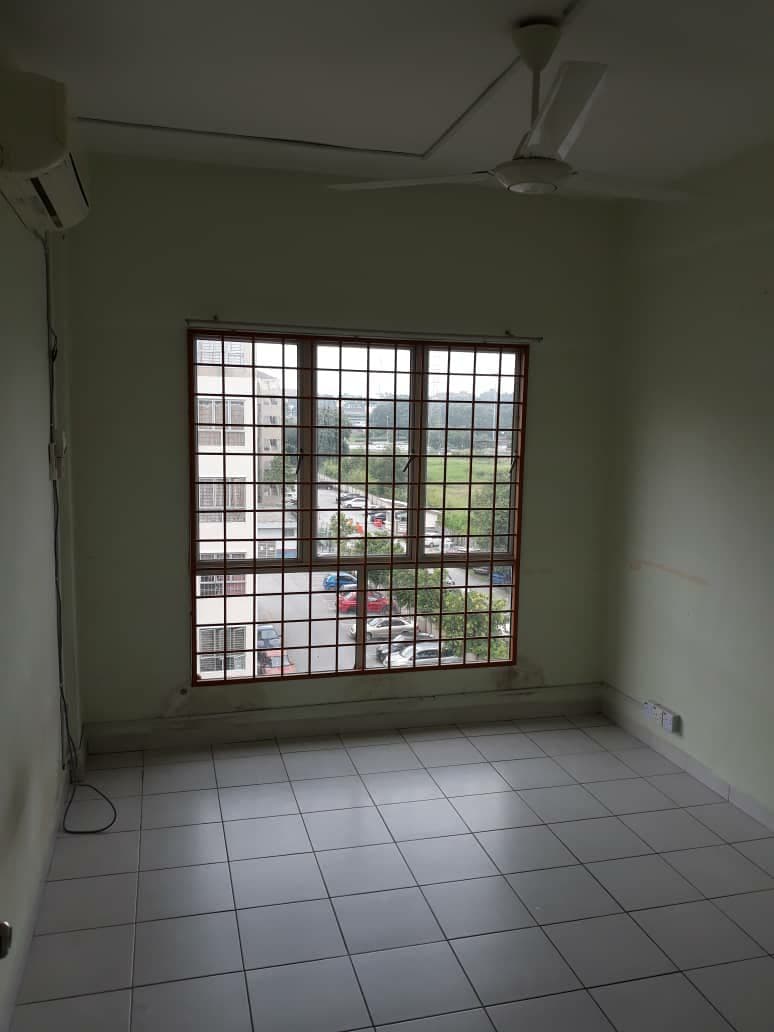 KAJANG IMPIANA APARTMENT SEKSYEN 7 BDR BARU BANGI - photo 3