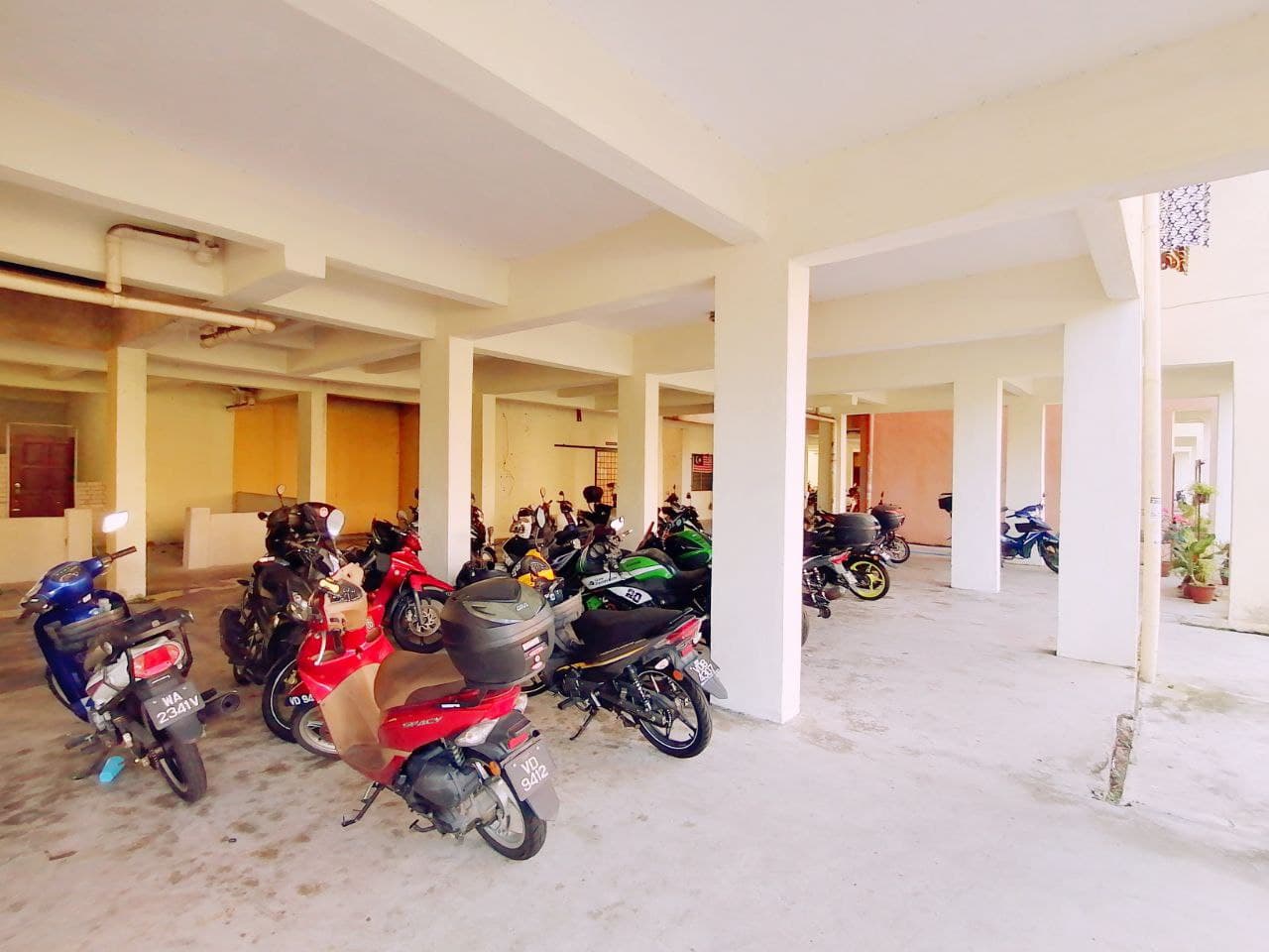 FLAT PKNS LEVEL 4 SEKSYEN 7 SHAH ALAM - photo 3