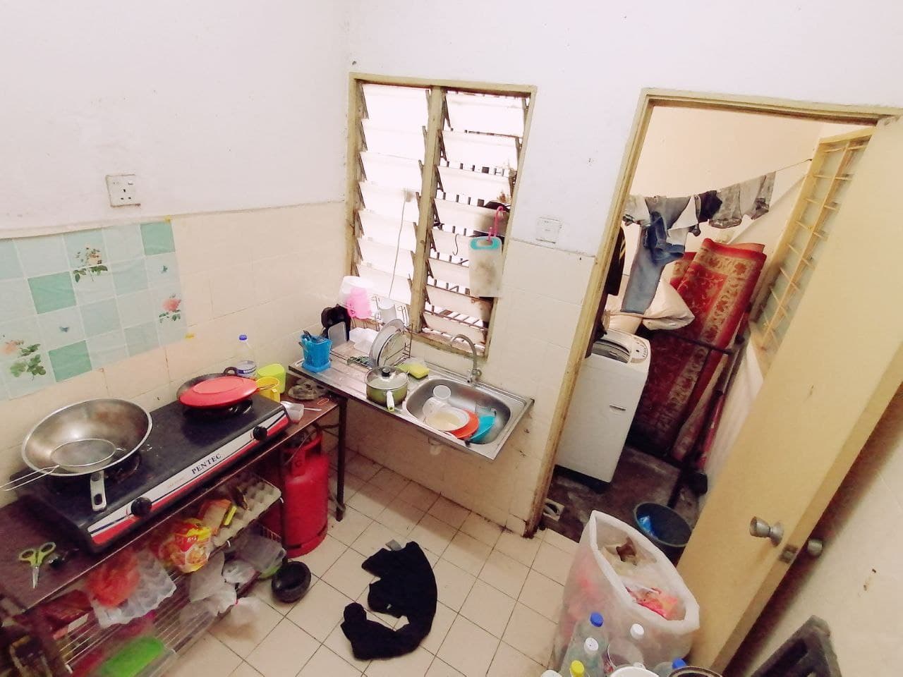 FLAT PKNS LEVEL 4 SEKSYEN 7 SHAH ALAM - photo 8