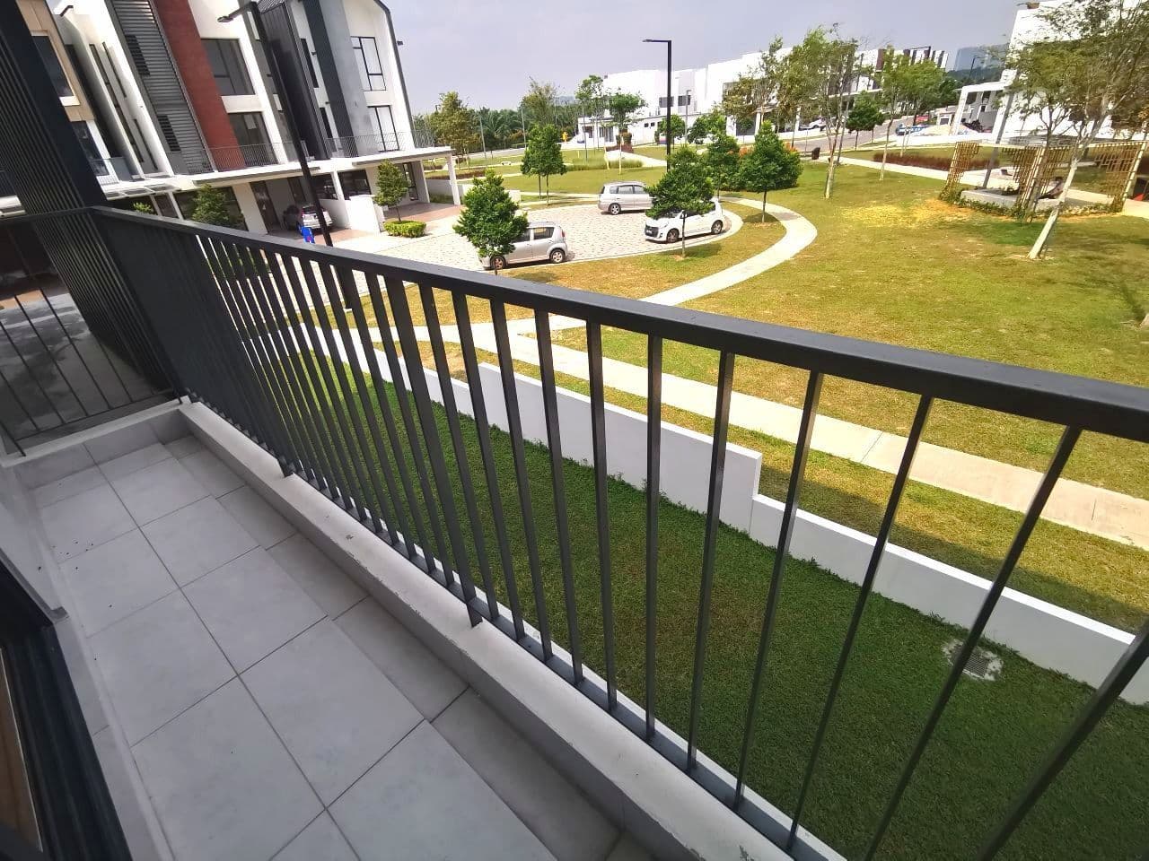 3 STOREY CORNER LUCENT TWENTYFIVE 7 KOTA KEMUNING - photo 7