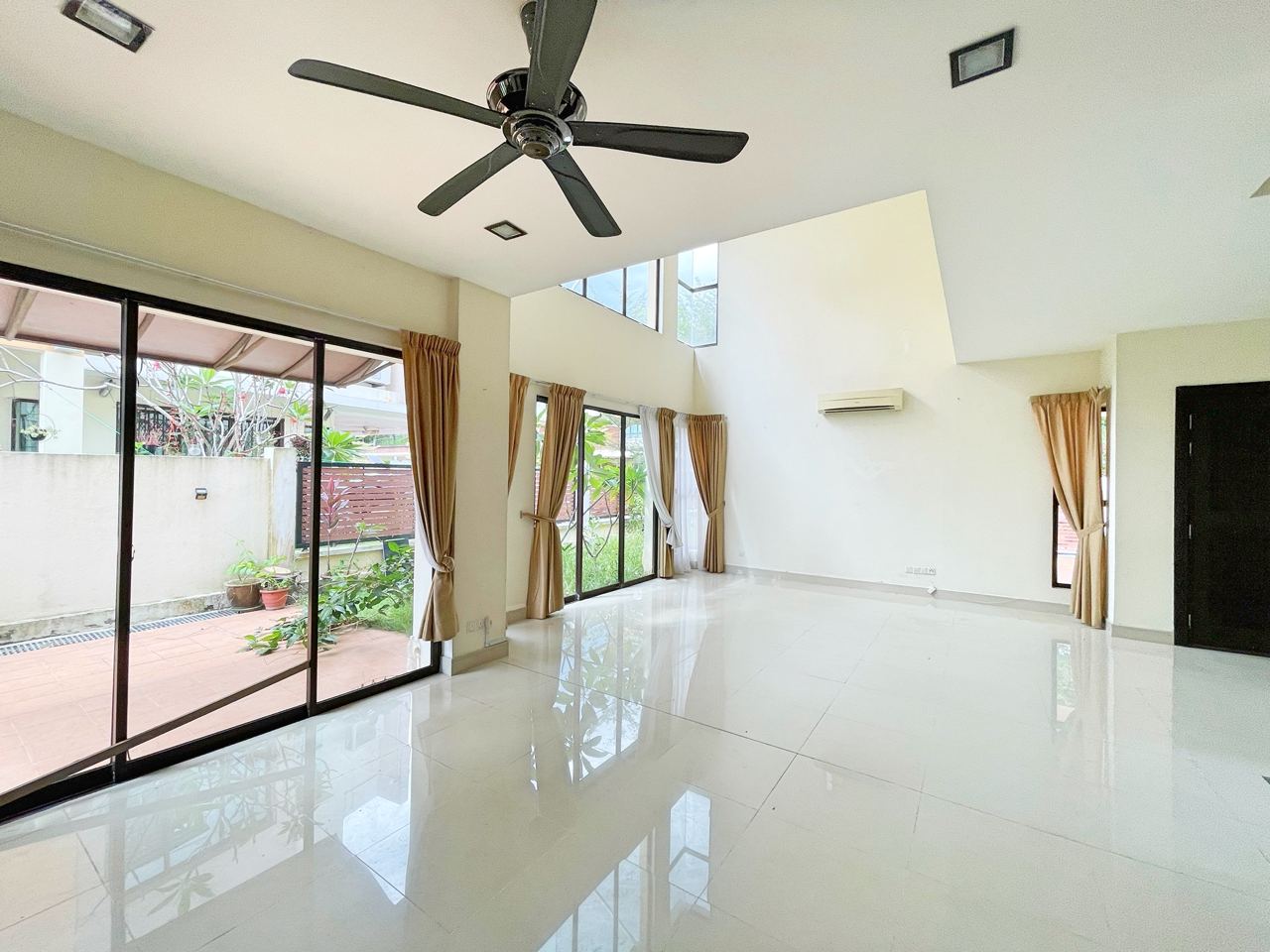 3 STOREY SEMI D RIVERVIEW KEMENSAH TAMAN MELAWATI - photo 4