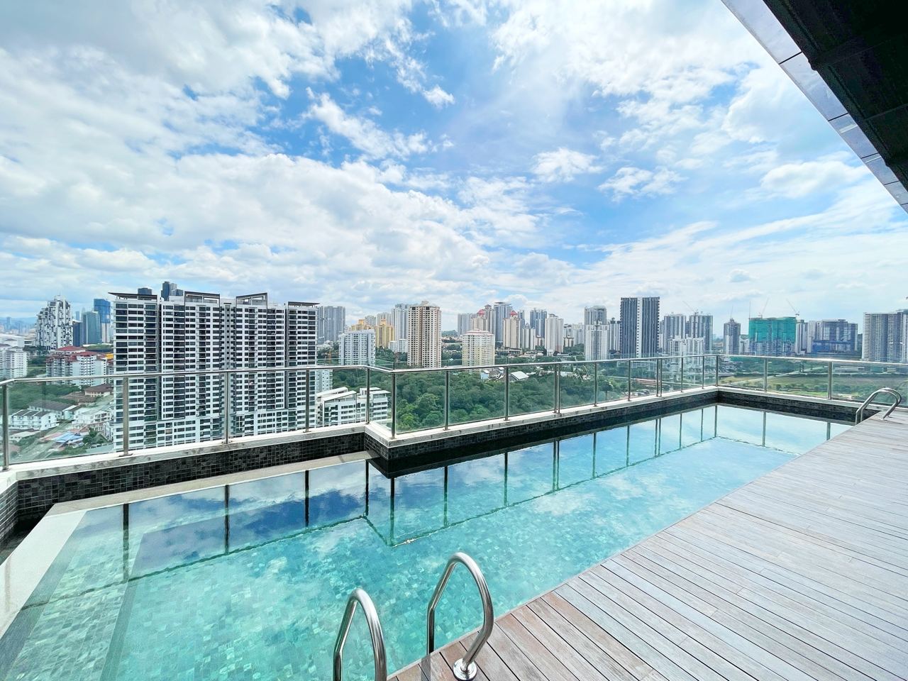 3 STOREY PENTHOUSE ANJALI NORTH KIARA SEGAMBUT - photo 2
