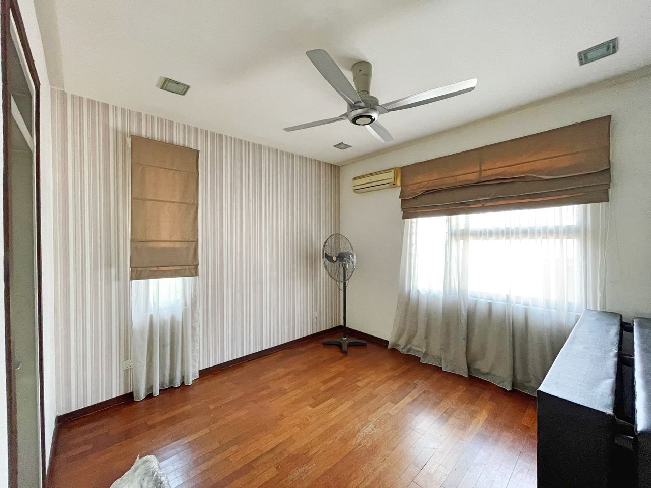 2 STOREY BUNGALOW LAMAN PERMAI SUBANG BESTARI - photo 7