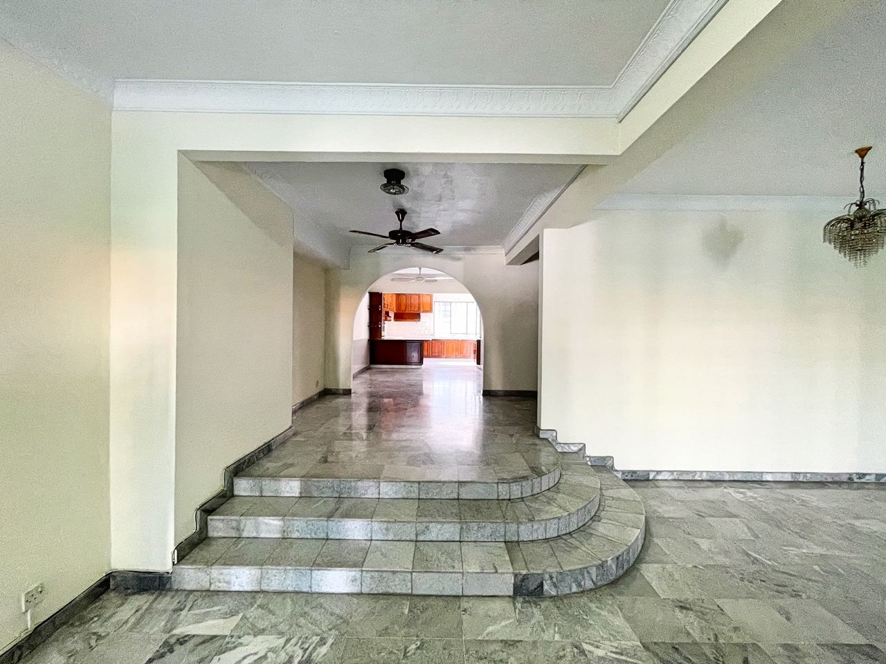 2 STOREY TERRACE HOUSE TTDI KUALA LUMPUR - photo 4