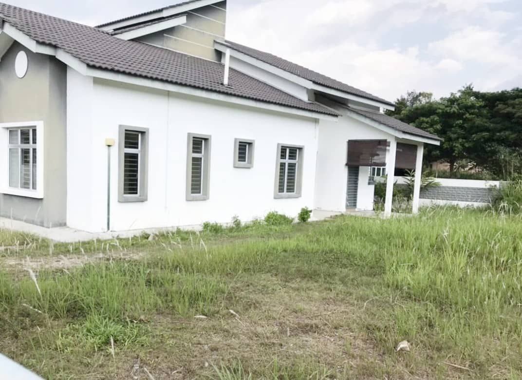1 STY SEMI D TMN JENDERAM MURNI DENGKIL - photo 2