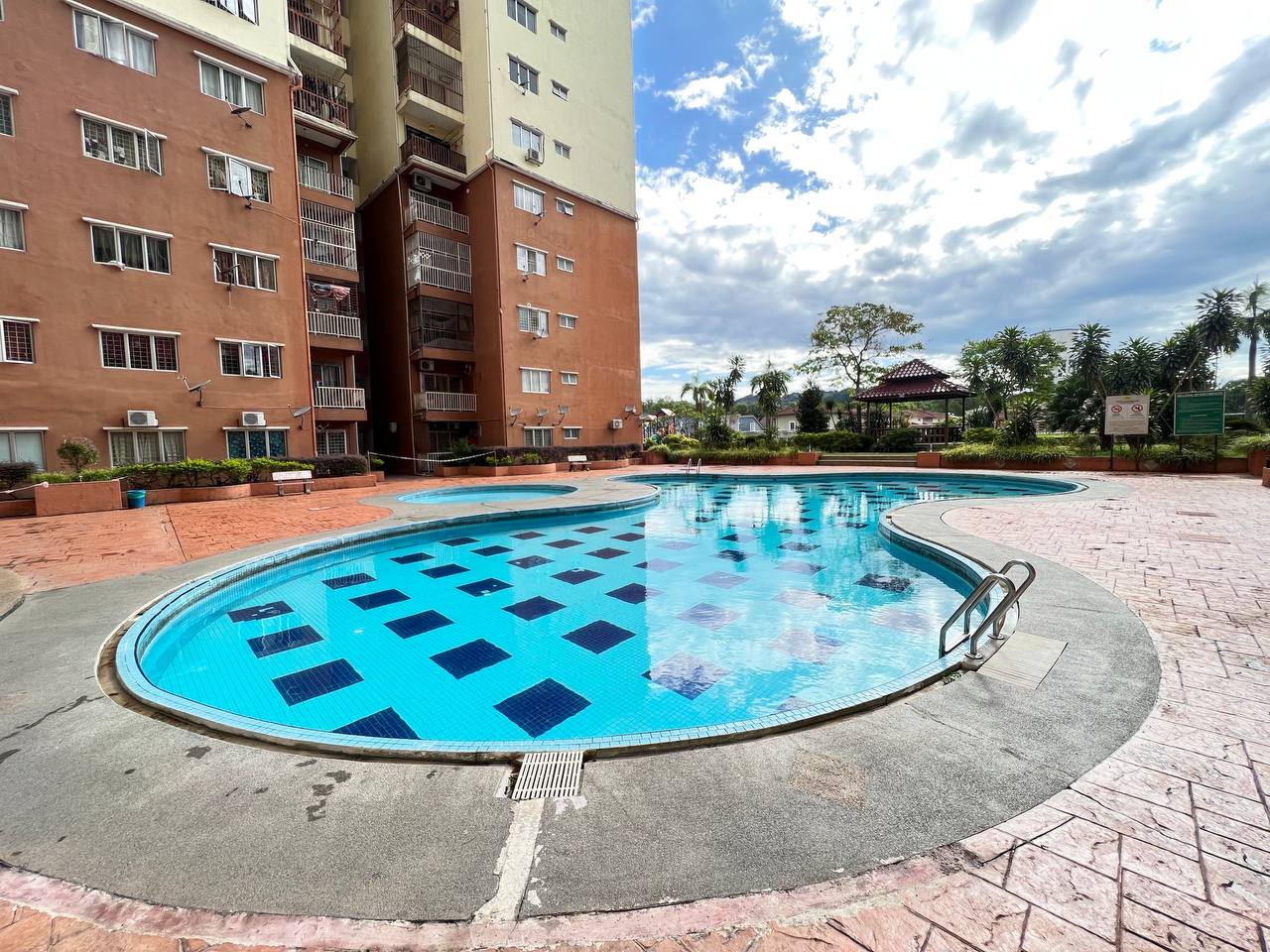 SELESA I RESORT APARTMENT TAMAN DAMAI MEWAH KAJANG - photo 2
