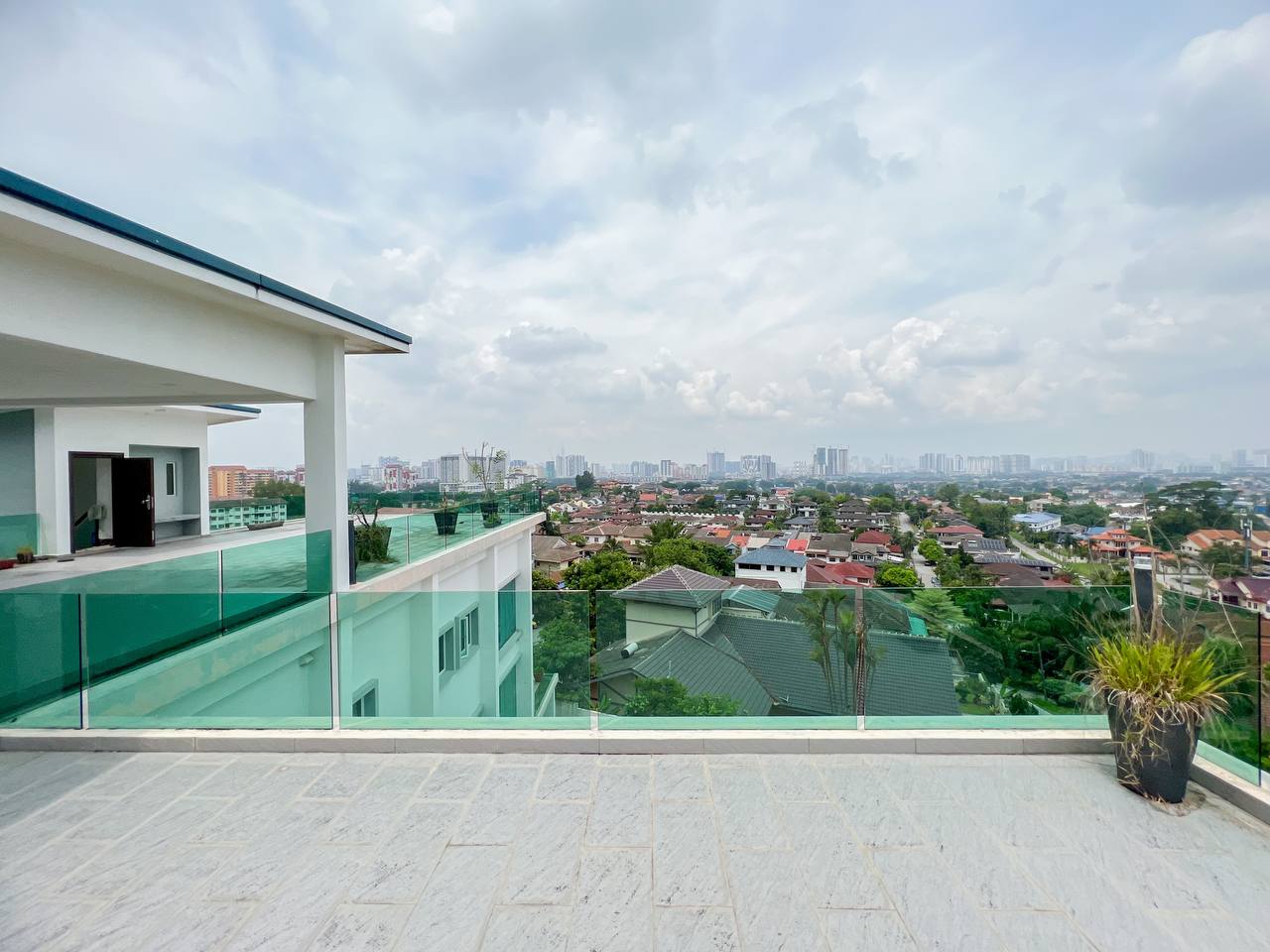 2-HALF STY MODERN BUNGALOW TAMAN SETIA GOMBAK - photo 9