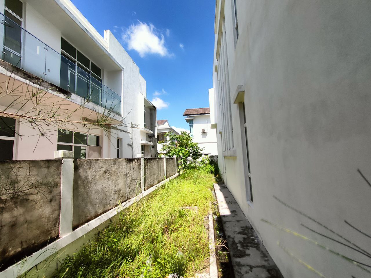 2 STY BUNGALOW HILLS RESIDENCE BDR COUNTRY HOMES - photo 10