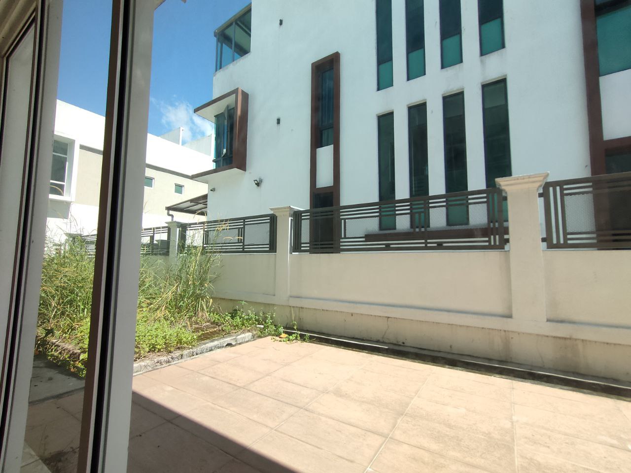 2 STY BUNGALOW HILLS RESIDENCE BDR COUNTRY HOMES - photo 12