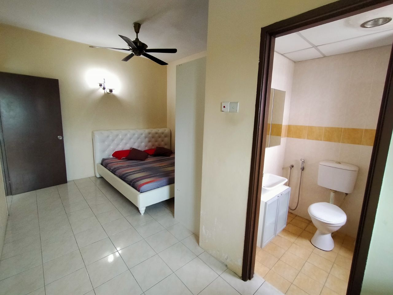 INDAHRIA APARTMENT SHAH ALAM - photo 9
