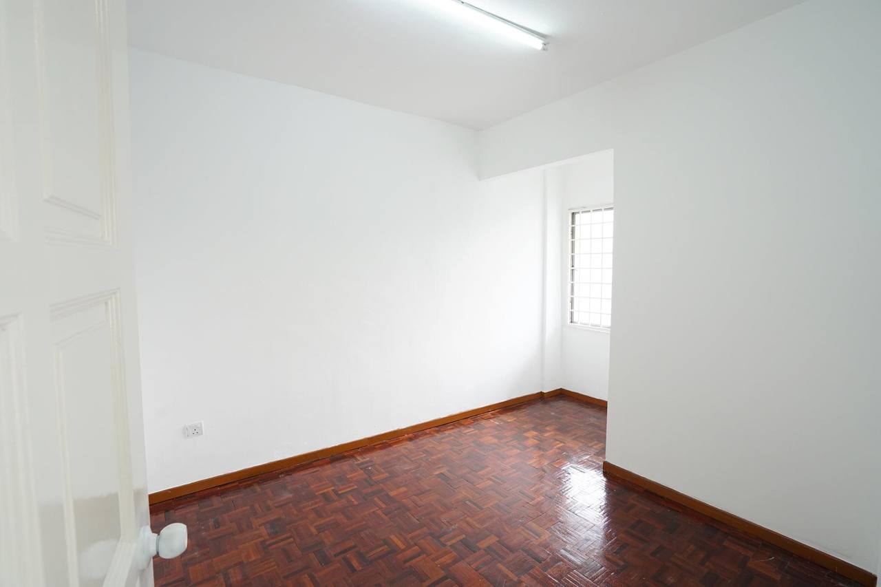 TERATAI MEWAH APARTMENT JALAN LANGKAWAI SETAPAK KL - photo 3