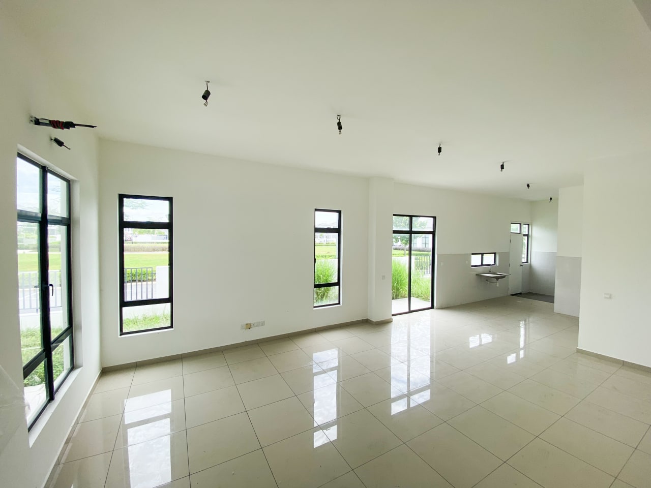 2 STOREY TERRACE GRAHAM GARDEN ECO GRANDEUR - photo 3