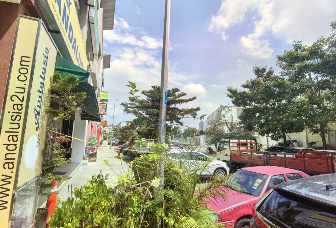 3 STOREY SHOPLOT JALAN PLUMBUM SEKSYEN 7 SHAH ALAM - photo 8