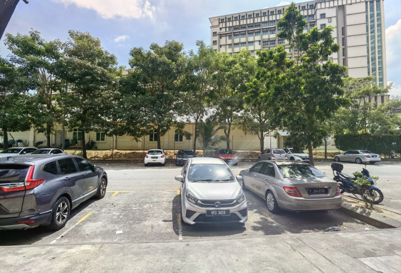 3 STOREY SHOPLOT JALAN PLUMBUM SEKSYEN 7 SHAH ALAM - photo 9