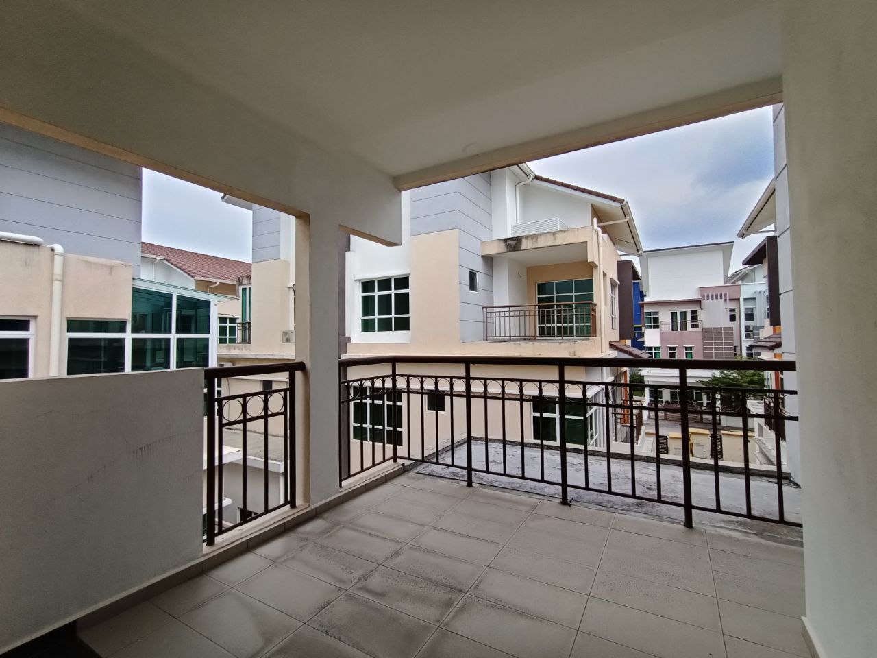 3STY SEMI D LAKE VALLEY AVENUE 4 BNDR TUN HUSIN ON - photo 9