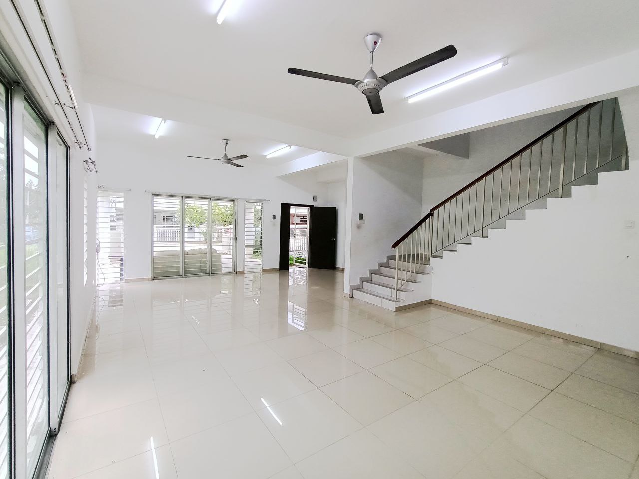 2 STOREY CORNER LOT TAMAN DESA SERINGIN NILAI - photo 3