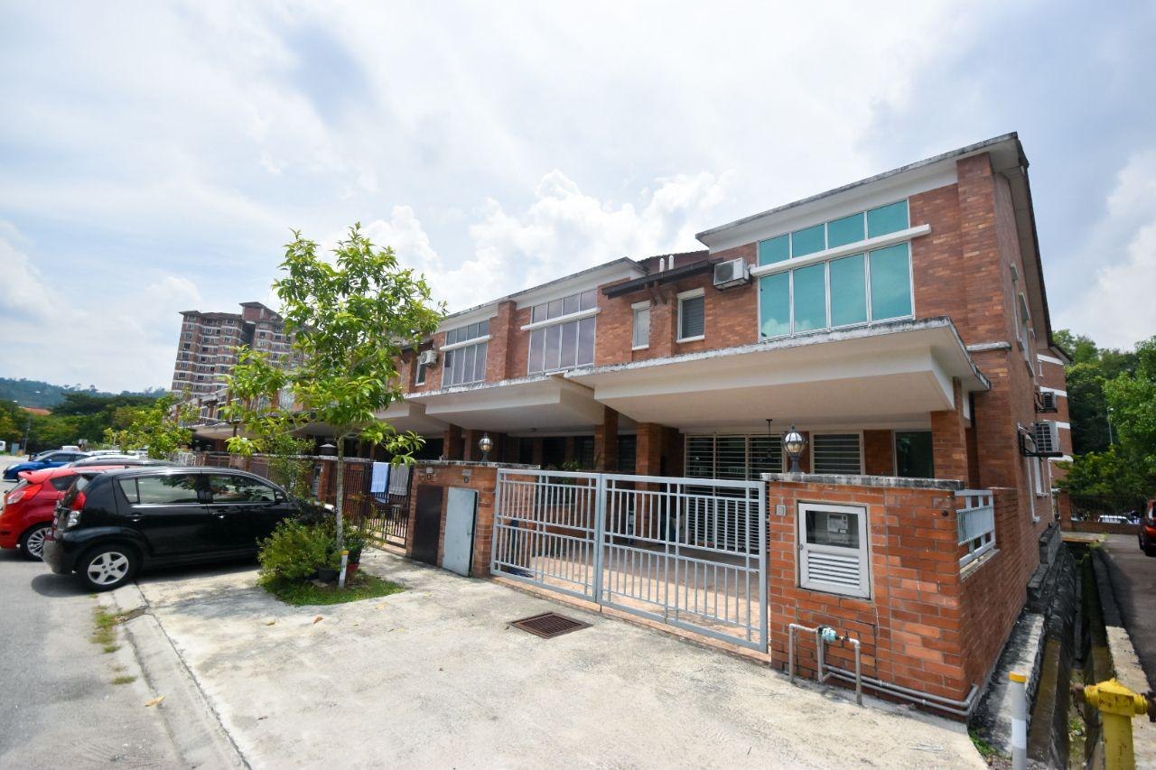 2STOREY TERRACE END LOT AT SURIA RESIDENCE SGLONG - photo 8