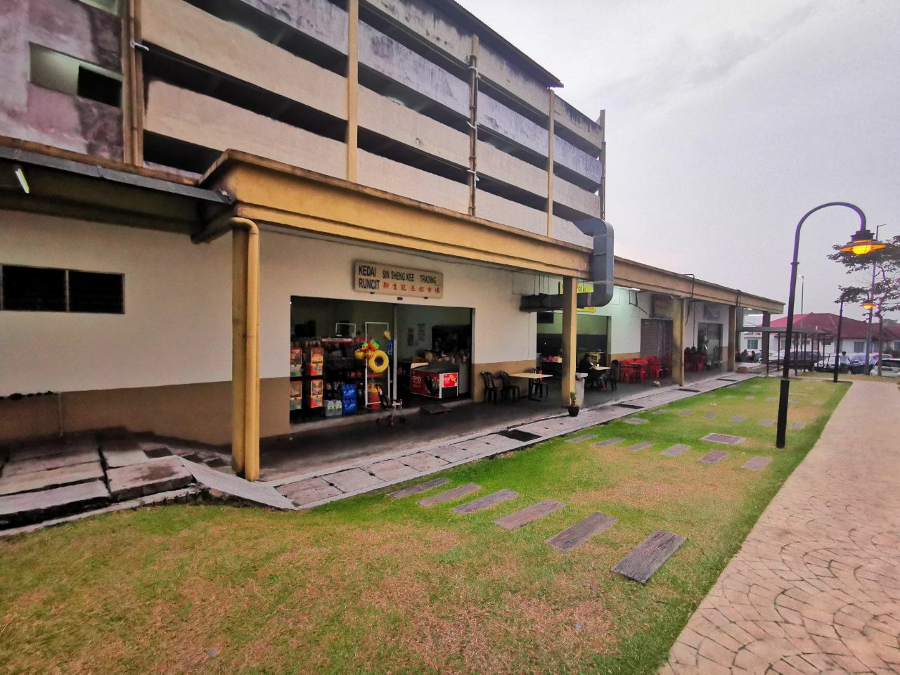 VISTA IMPIANA APARTMENT SERI KEMBANGAN SELANGOR - photo 2