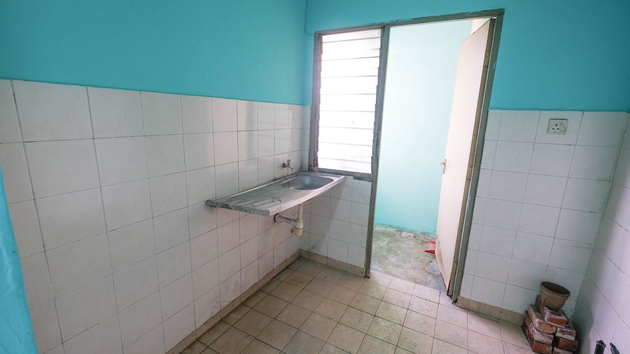 IMPIAN APARTMENT DAMANSARA DAMAI - photo 4