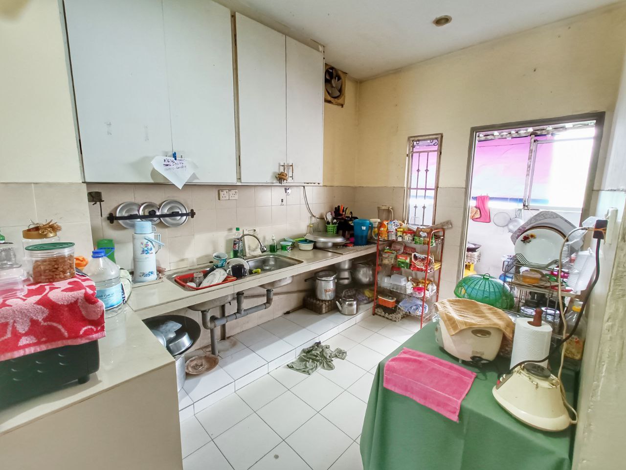 TRIPLE STOREY TERRACE, TAMAN GARING, RAWANG - photo 4