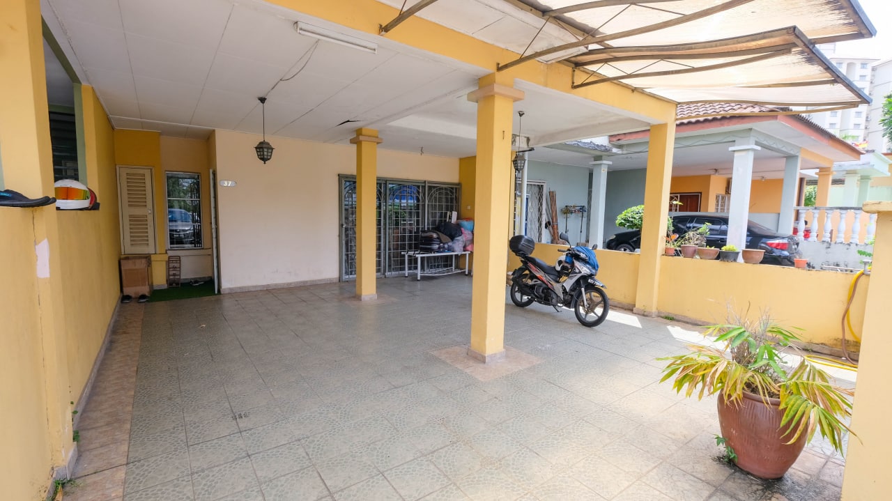 2 STOREY TERRACE JALAN PUALAM SEKSYEN 7 SHAH ALAM - photo 3