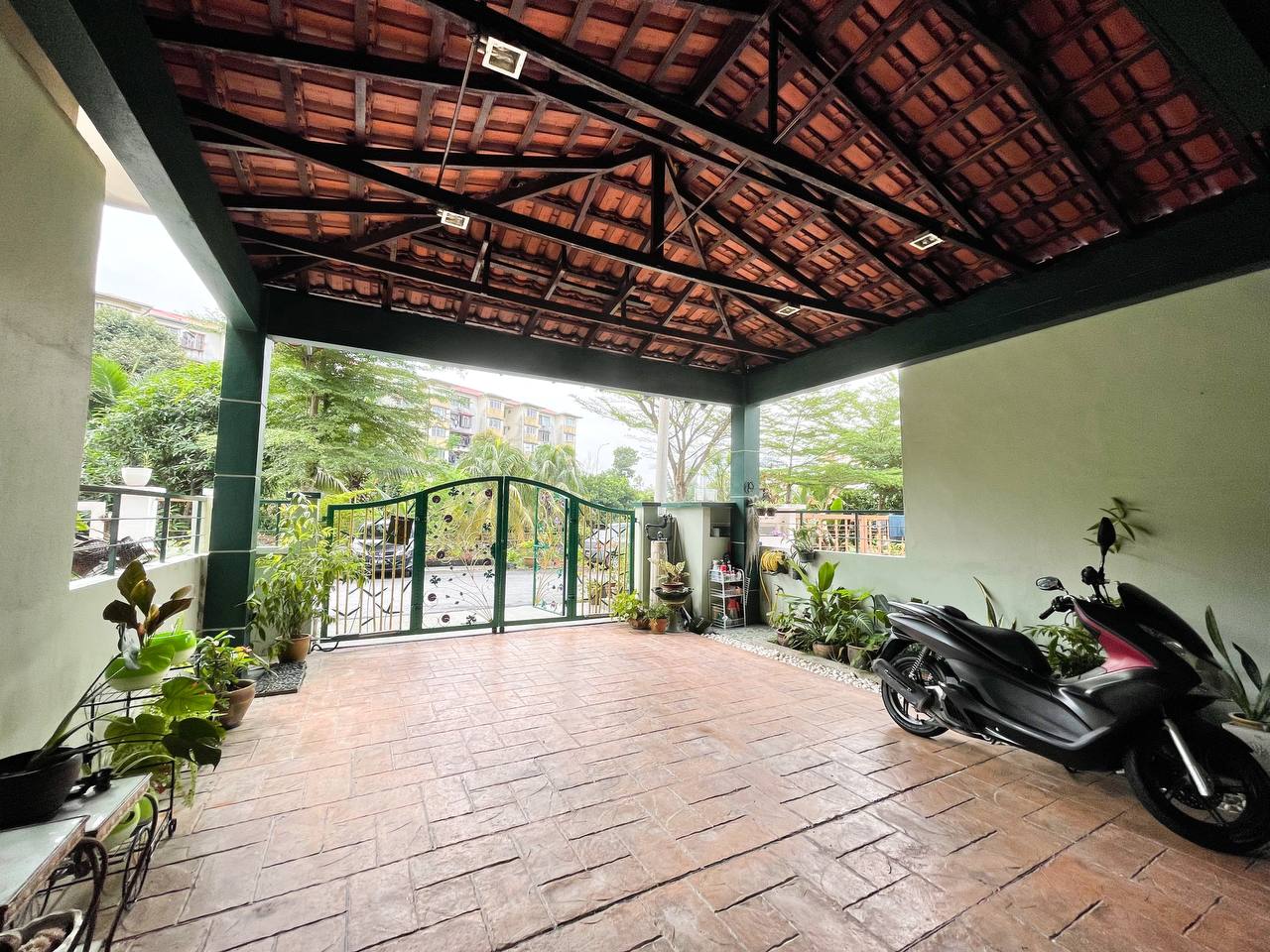 2STY TERRACE TMN ANGGERIK PRDN BNDR TKNLGI KAJANG - photo 2