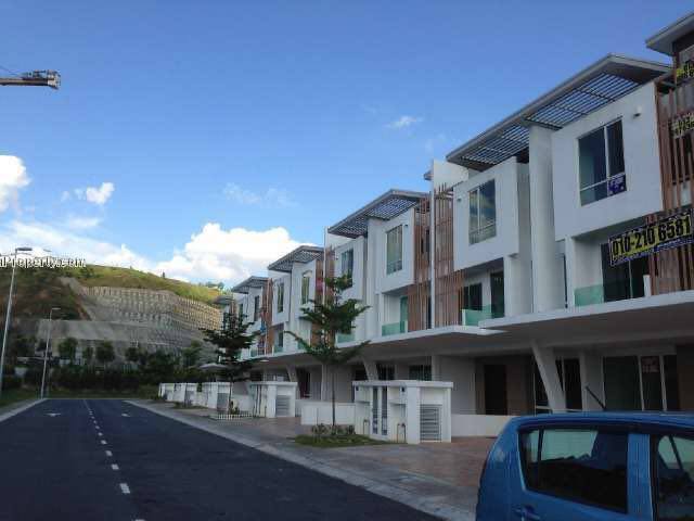3 STOREY CASSIA GARDEN RESIDENCE CYBERJAYA - photo 2