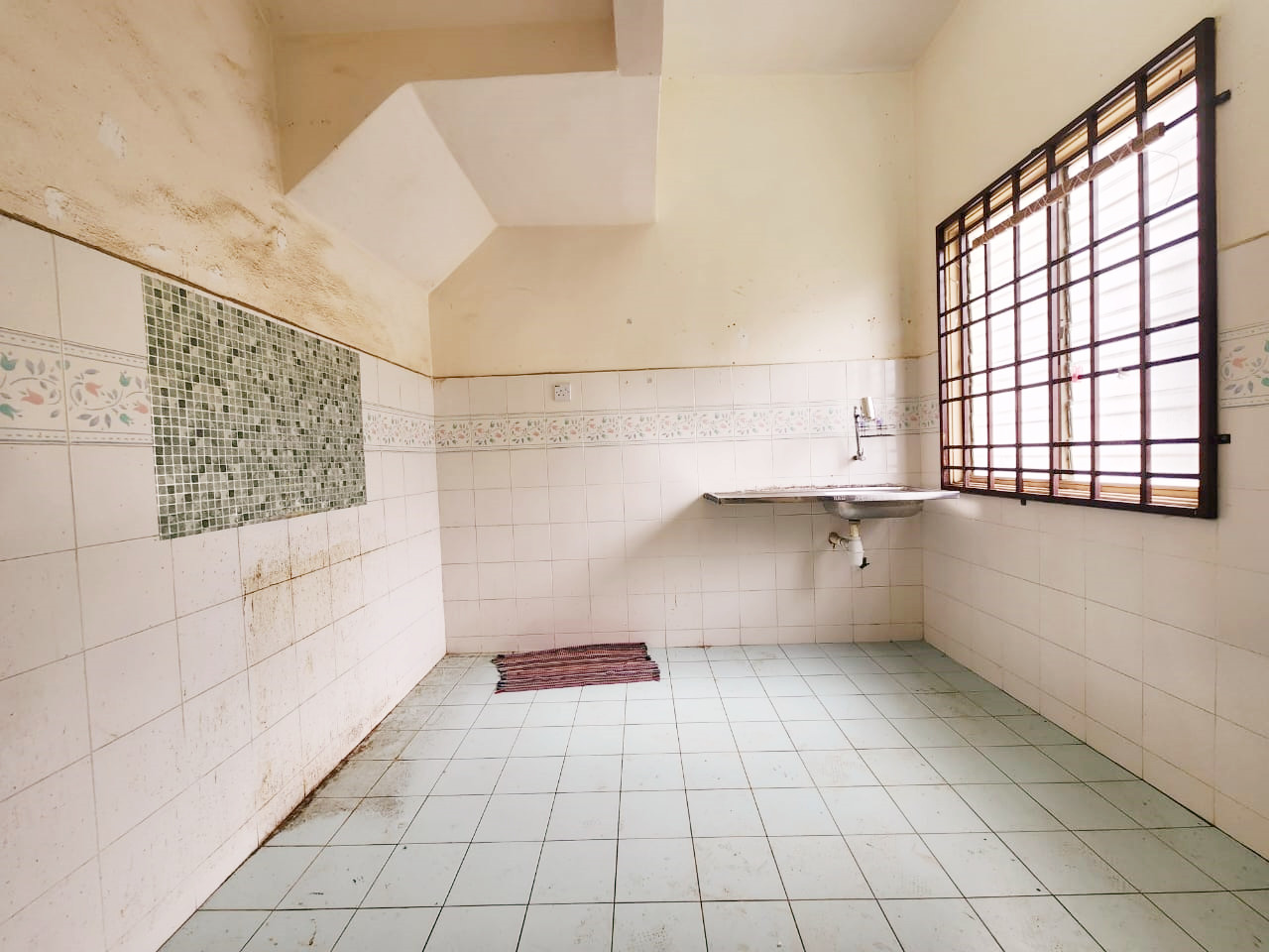 Below Market 2sty  Bandar Puncak Alam Shah Alam by Zu En - photo 4