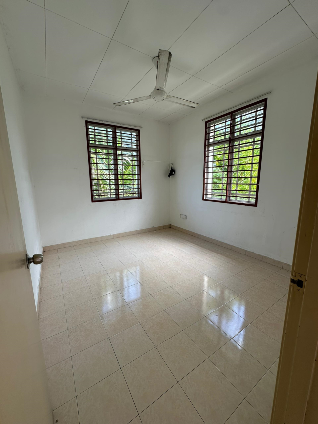 Townhouse Saujana Utama Seri Pristana By Matt - photo 8