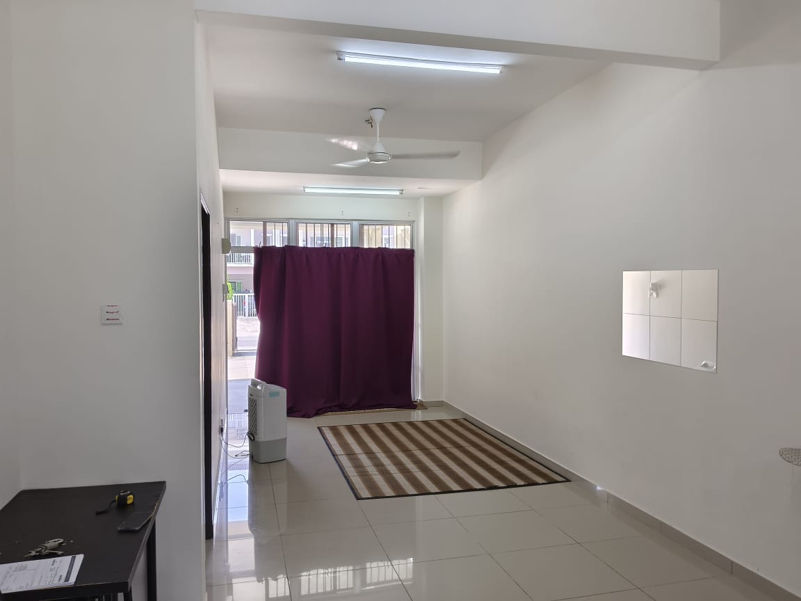 Fully Townhouse Seksyen u15 Shah Alam by Matt - photo 3