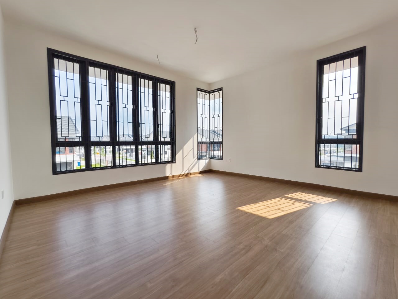 Corner Lot 2 Storey Elmina green 4 by Matt - photo 6