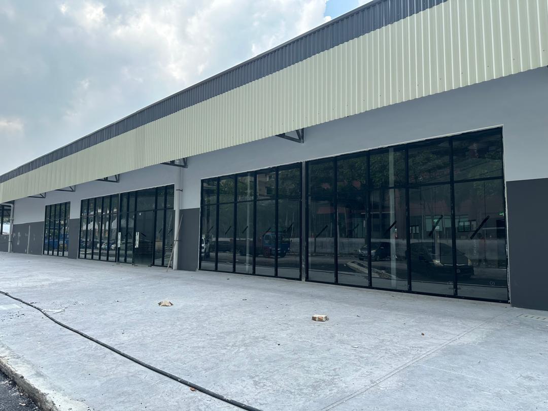 Brand New Seksyen 13 Shop Lot by Matt - photo 3