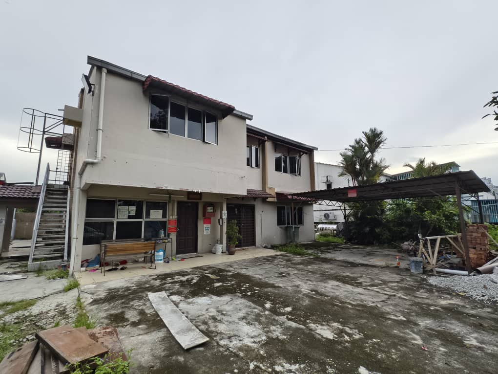2 Sty Bungalow Petaling Jaya Seksyen 17 by Matt - photo 2