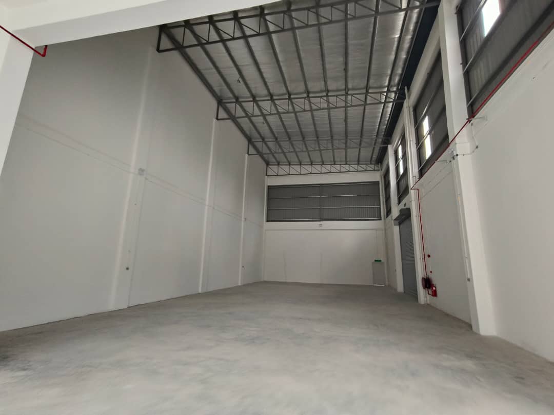 Omni 2 Brand New 3 Sty Semi D Factory by Benson - photo 4