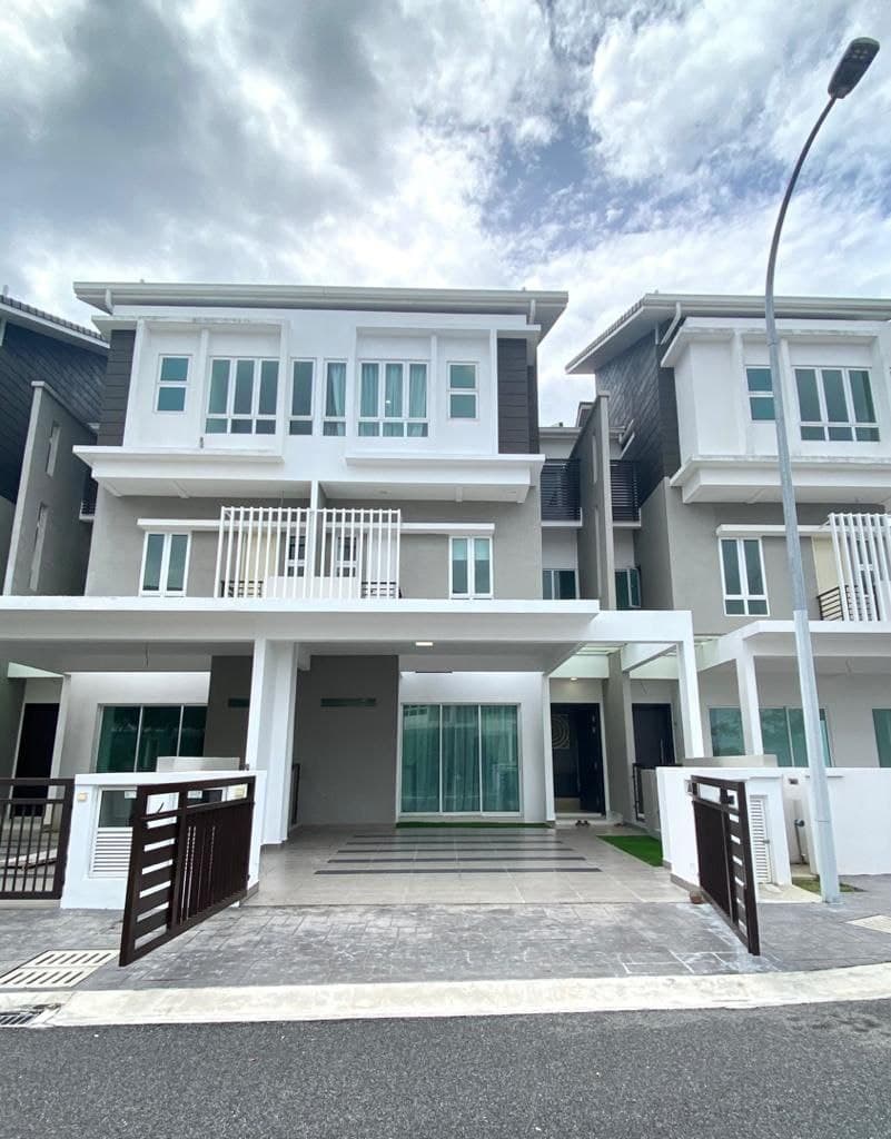 Brand New 3 Storey Terrace Kajang South