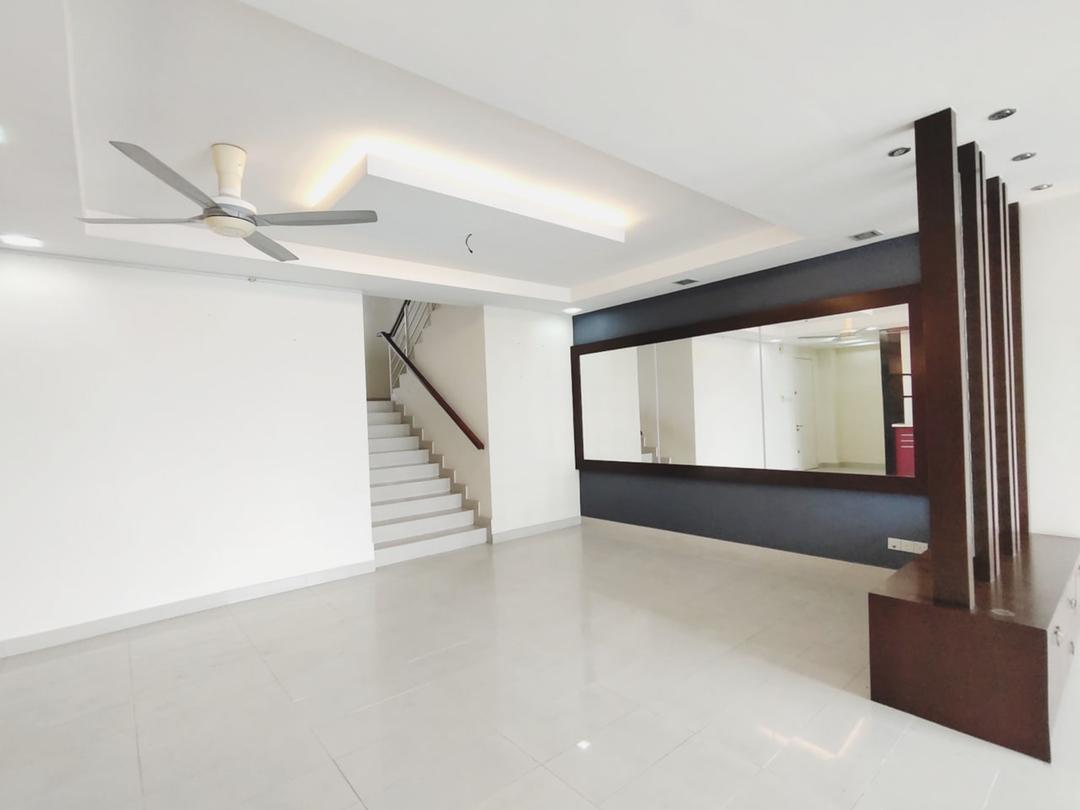 2 AND HALF STOREY TOWN VILLA - photo 2
